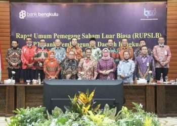 Gubernur Bengkulu Rohidin Mersyah | Pimpinan Rapat Umum Pemegang Saham (RUPS) Luar Biasa Bank Bengkulu