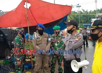 Operasi Pendisiplinan Protokol Kesehatan Pencegahan Covid-19 di Pasar Desa Pulai Payung