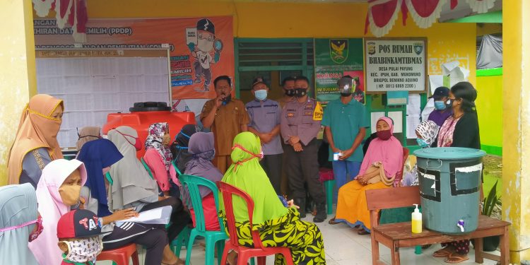 Desa Pulai Payung Salurkan BLT-DD Bulan ke 6 Dengan Lancar