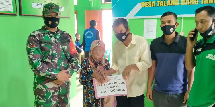 Talang Baru “Salurkan BLT-DD Terakhir Tahun 2020