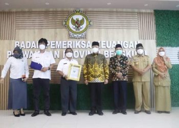 Gubernur Bengkulu Rohidin  Mersyah Serahkan Laporan Keuangan Pemerintah Daerah (LKPD) Tahun Anggaran 2020
