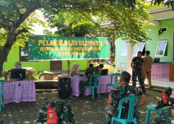 UPTD Puskesmas Ipuh Laksanakan Vaksinasi Covid-19 Anggota Koramil Ipuh Kodim 0428/Mukomuko