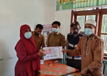 Pemdes Mekar Sari Kecamatan Sungai Rumbai Salurkan BLT-DD 2021 bulan pertama