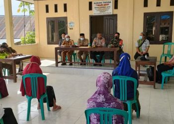 Pemdes Gading Jaya Kecamatam Sungai Rumbai Salurkan BLT DD bulan pertama