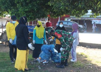 Forkopincam Ipuh Gelar Gotong Royong dan Penyemprotan Disinfektan (Jumat Bersih dan Steril Covid-19)