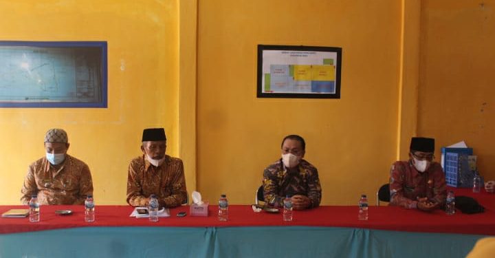 Tinjau ke Lokasi Langsung, Bupati Apresiasi Posko PPKM Mikro Desa Pasar Baru