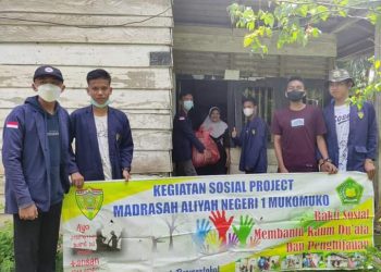 Berbagi di Tengah Pandemi Covid-19: MSP Bagikan Sembako ke Puluhan Warga Desa Kurang Mampu