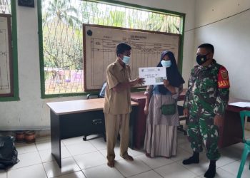 Penyaluran BLT-DD Desa Semambang Makmur, Kades Ajak Warga Terapkan 5M +1D