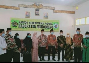 Kakan Kemenag Kabupaten Mukomuko Lantik Lima Pejabat Struktural