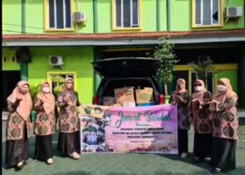 Jum’at Barokah Berlanjut, DWP Kanwil Kemenag Disambut Hangat Keluarga Besar Panti Tresna Werdha