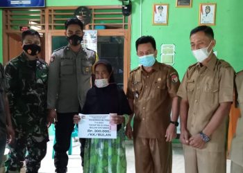 Pemdes Talang Baru Salurkan BLT-DD Bulan Ke-10