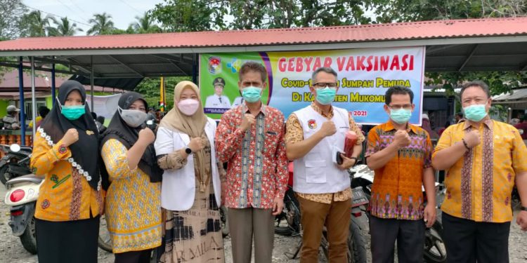 Gebyar Vaksin Peringatan Hari Sumpah Pemuda, Kadinkes Sambangi Puskesmas Ipuh