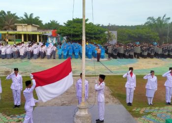 Pimpin Upacara Bendera Hari Sumpah Pemuda, Kakan Kemenag Mukomuko Ajak Rawat Persatuan