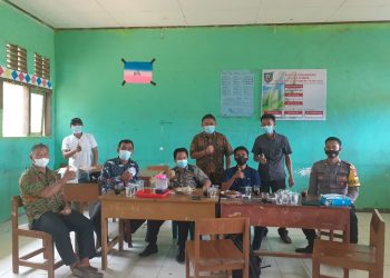 Camat Malin Deman Pantau Langsung Vaksinasi Massal Pelajar dan Masyarakat