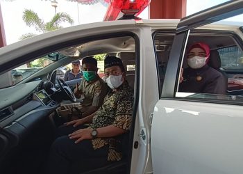 Kecamatan Ipuh, Bupati Mukomuko Menyerahkan Bantuan Ambulance dan Alat Tangkap Nelayan