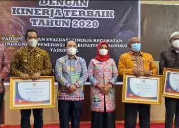 Kecamatan Ipuh Raih Peringkat 1 Pelayanan Publik Terbaik Se-Kabupaten Mukomuko