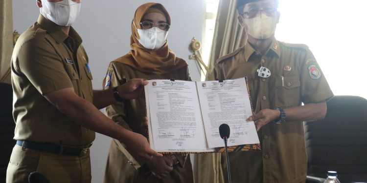 Sertijab Sekretaris Daerah (Sekda): Wabup Wasri Harapkan Sinergitas Tetap Terjaga Demi Kemajuan Kabupaten Mukomuko