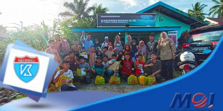 Jum’at Berkah, MOI dan kabarbengkulu.id Santuni Anak Yatim