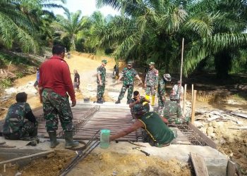 Komandan Kodim 0428/MM Dampingi Kasi Teritorial Korem 041/Gamas Tinjau Lokasi TMMD