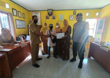 Pemdes Pasar Ipuh : Senyuman Manis 69 KPM, BLT-DD Tahap II Cair