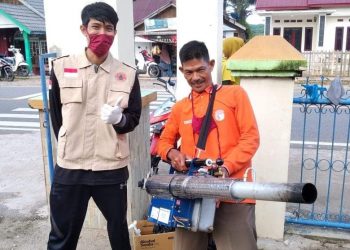 Meminimalisir Penyebaran DBD, Pemdes Air Buluh Laksanakan Fogging