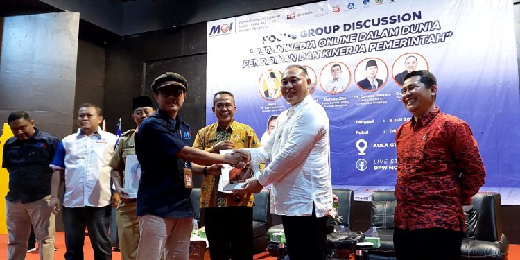 Focus Discussion Group (FGD) : Plh. Kadis Kominfotik Bengkulu Paparkan Peran Strategis Media Online