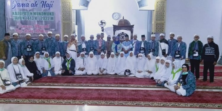 Wakil Bupati Mukomuko Sambut Kedatangan Jemaah Haji di Mesjid Baitul Huda