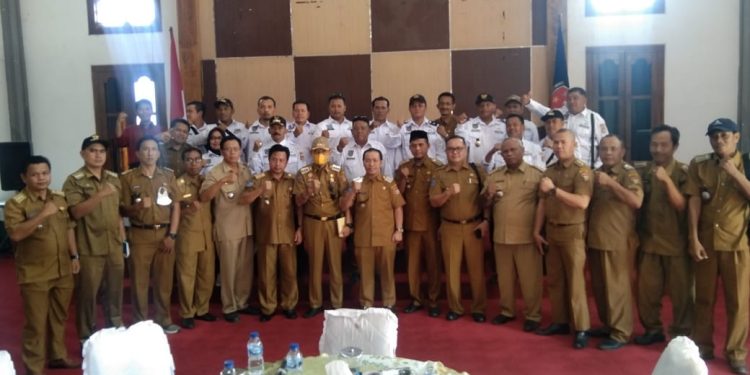 Gelar Pertemuan Dengan Para Camat dan APDESI Mukomuko, Bupati Sapuan Minta Sinergitas Untuk Membangun Kapuang Sati Rantau Batuah