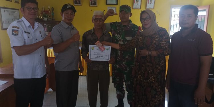 Pemdes Pasar Ipuh , 69 KPM Terima BLT-DD Tahap III Tahun 2022