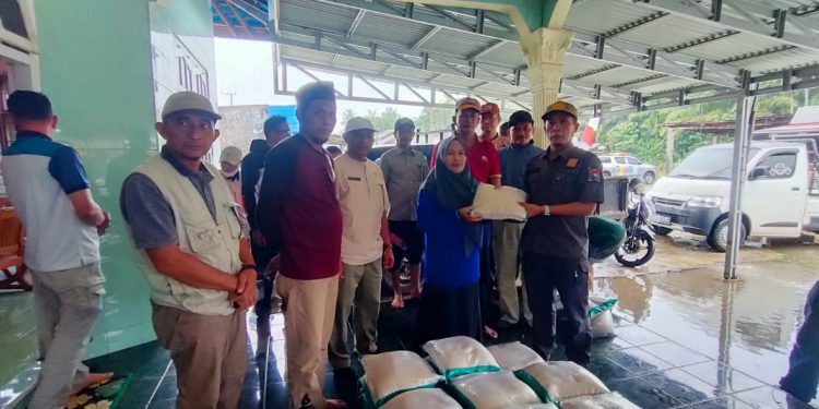 Pemkab Mukomuko Salurkan Bantuan Kepada Warga Korban Banjir di 9 Desa