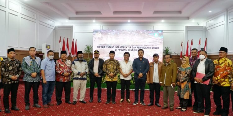 Gubernur Rohidin Sampaikan Aspirasi ke Komisi V DPR RI untuk Penanganan Banjir Bengkulu Jangka Panjang