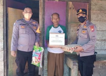 Polsek Pondok Suguh Beri Bantuan Sembako Untuk Masyarakat Kurang Mampu dan Terdampak Kenaikan Harga BBM