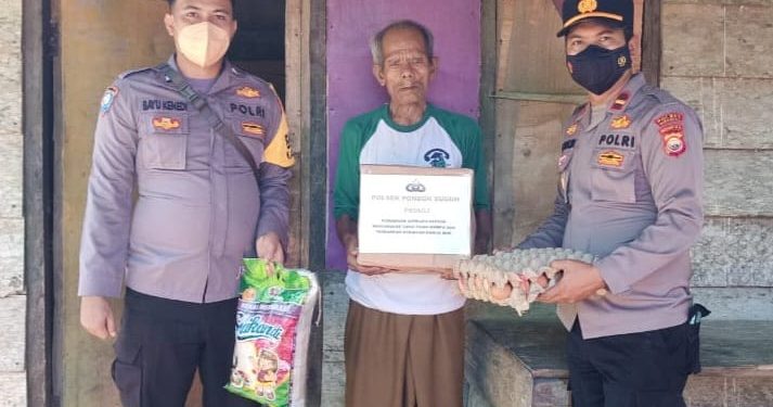 Polsek Pondok Suguh Beri Bantuan Sembako Untuk Masyarakat Kurang Mampu dan Terdampak Kenaikan Harga BBM