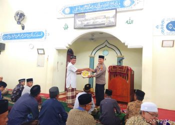 Sampaikan Pesan Kamtibmas, Kapolsek Lubuk Pinang Gelar Safari Jumat di Desa Ranah Karya