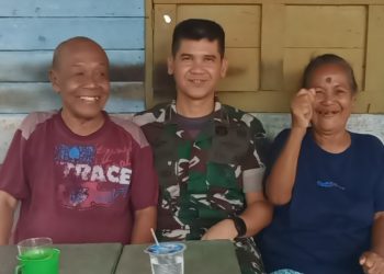 Kodim 0428/Mukomuko, Babinsa Masuk Dapur Bantu Ekonomi Warga Yang Membutuhkan