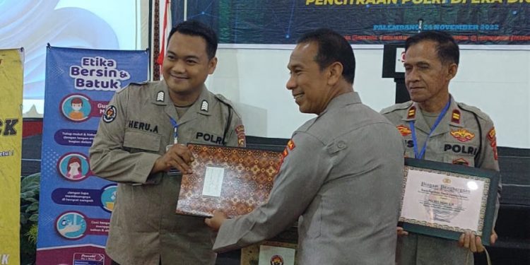 Polres Prabumulih Mendapatkan Penghargaan Dalam Pelatihan Kehumasan Polda Sumsel