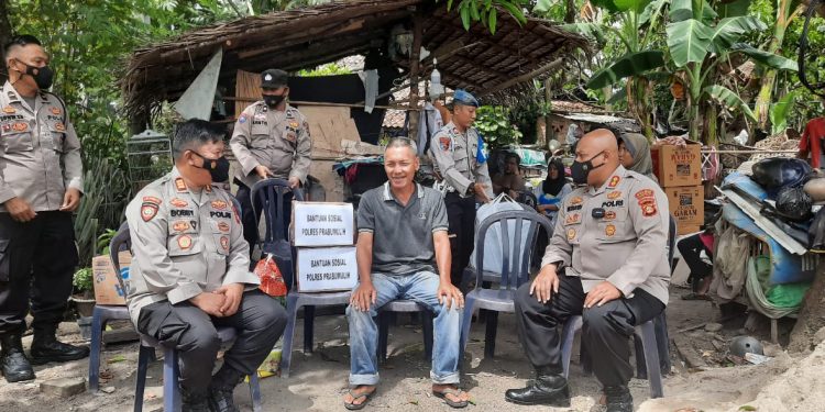 Polri Peduli, Kapolres Prabumulih Kunjungi dan Beri Bantuan Kepada Korban Kebakaran