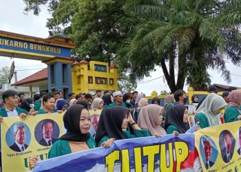 Aksi Solidaritas, Aliansi Mahasiswa Bengkulu Minta Tutup PT Amman Mineral Nusa Tenggara