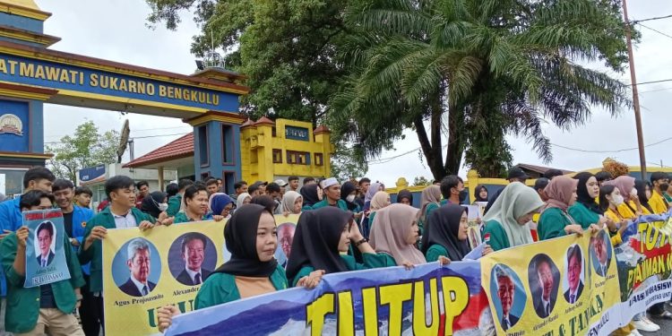 Aksi Solidaritas, Aliansi Mahasiswa Bengkulu Minta Tutup PT Amman Mineral Nusa Tenggara
