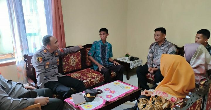 Jum’at Curhat : Menjaga Kondusifitas, Polsek Sungai Rumbai Tampung Curhatan TIM PPK Sungai Rumbai