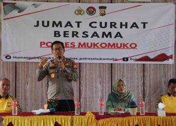 Jum’at Curhat : Polres Mukomuko Goes To School Menampung Curhatan Guru dan Siswa