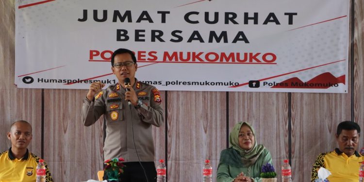 Jum’at Curhat : Polres Mukomuko Goes To School Menampung Curhatan Guru dan Siswa