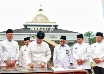 Gubernur Rohidin Meresmikan Masjid Alim Lam Mim Pemprov Bengkulu