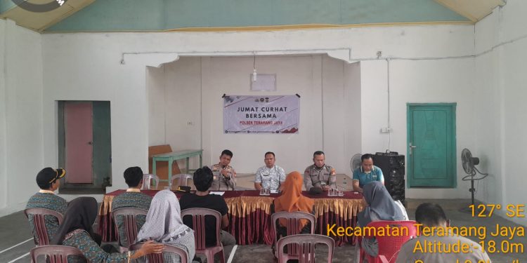 Jumat Curhat Polsek Teramang Jaya Tampung “Curhatan” Pemdes dan Warga Desa Nenggalo
