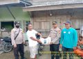 Peduli dan Ringankan Beban, Polsek Teramang Jaya Salurkan Bansos Beras Kepada Warga Kurang Mampu