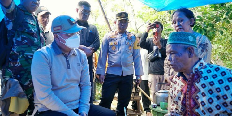 Pantau Banjir di Bengkulu Tengah, Gubernur Rohidin Instruksikan 3 Hal