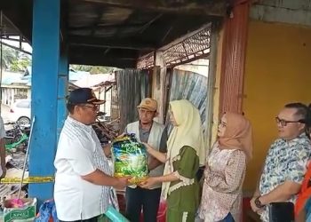 Pemkab Mukomuko Kunjungi dan Berikan Bantuan Kepada Korban Kebakaran di Desa Bandar Jaya