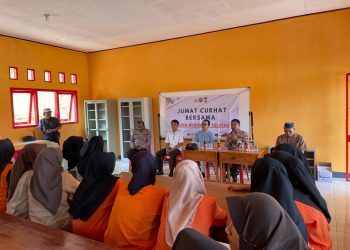 Polsek Mukomuko Selatan Gelar Jum’at Curhat di SMAN 11 Mukomuko