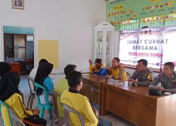 Polsek Sungai Rumbai Gelar Jum’at Curhat bersama Pemdes Mekar Sari
