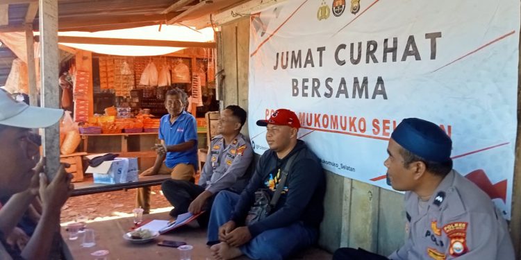 Polsek Mukomuko Selatan Gelar Jumat Curhat Bersama OBMI